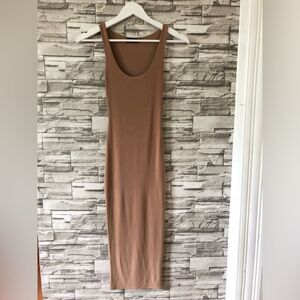 Pretty Little Thing || Taupe Bodycon Slim Round Neck Maxi Dress Sz 4
